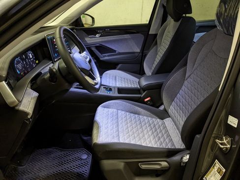 New 2026 Volkswagen Tiguan S AWD/4WD image 11