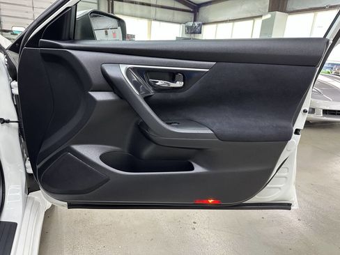 Used 2014 Nissan Altima 2.5 S w/ Display Audio Package image 16