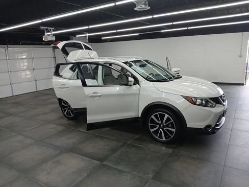 Used 2018 Nissan Rogue Sport SL FWD image 34