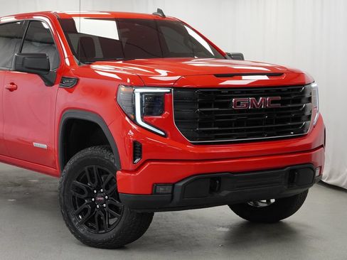 Used 2024 GMC Sierra 1500 Elevation w/ X31 Off-Road Package AWD/4WD image 9