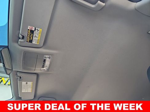 Used 2018 Toyota Highlander LE image 29