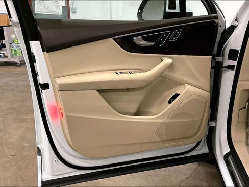 Used 2017 Audi Q7 3.0T Premium Plus w/ Premium Plus Package image 26