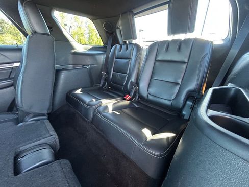 Used 2018 Ford Explorer Limited w/ Ford Safe & Smart Package AWD/4WD image 33