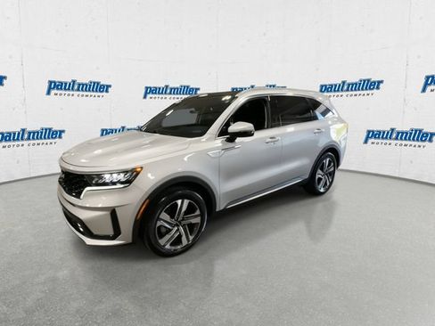 Used 2024 Kia Sorento EX w/ Panoramic Sunroof Package AWD/4WD image 5
