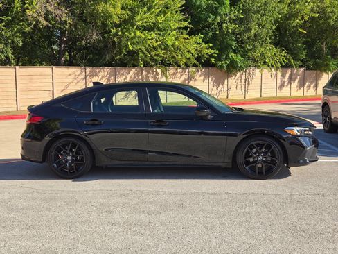 Used 2023 Honda Civic Sport image 2