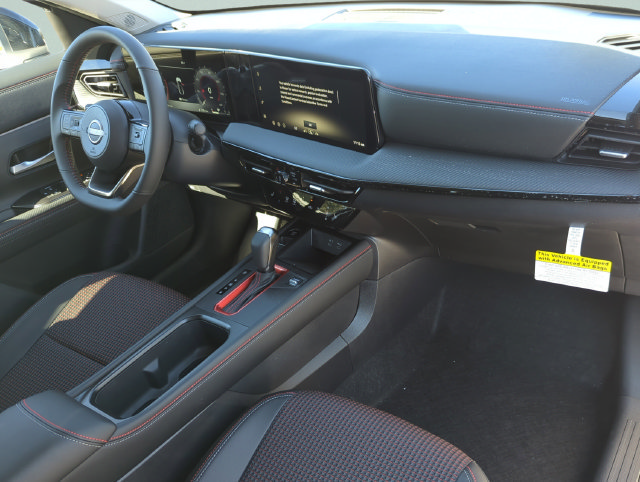 Used 2026 Nissan Kicks SR w/ Cold Weather Package FWD image 14