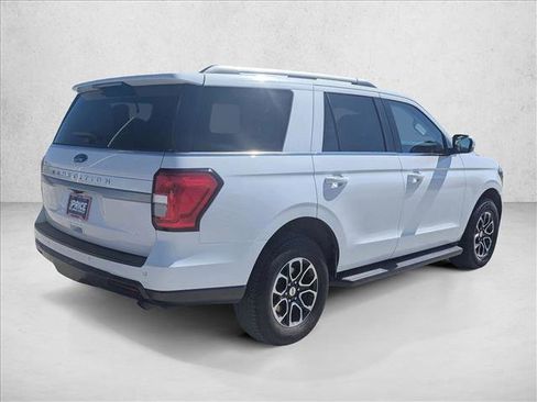 Used 2024 Ford Expedition XLT image 5