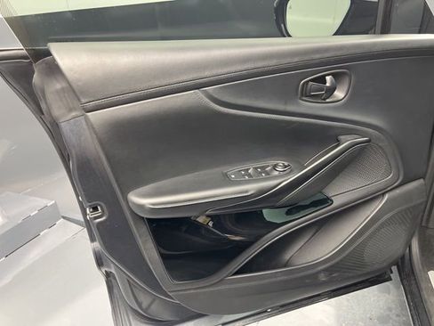 Used 2021 Aston Martin DBX image 10