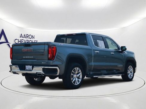 Used 2022 GMC Sierra 1500 SLT w/ SLT Premium Package AWD/4WD image 4