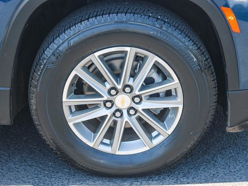 Used 2023 Chevrolet Traverse LT FWD image 11