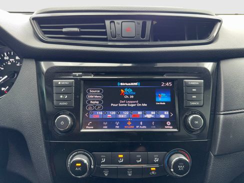 Used 2020 Nissan Rogue S w/ Special Edition Package FWD image 25