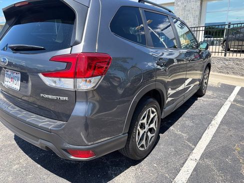 Used 2021 Subaru Forester Premium AWD/4WD image 4