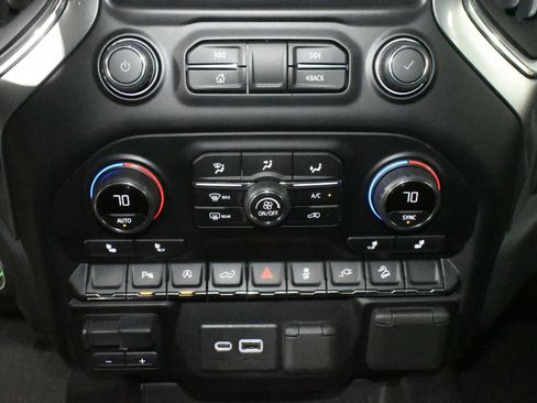 Used 2021 Chevrolet Silverado 1500 LT Trail Boss w/ Convenience Package II image 36