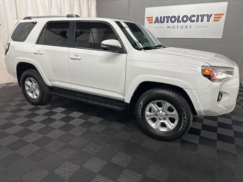 Used 2021 Toyota 4Runner SR5 Premium w/ Moonroof Package image 2