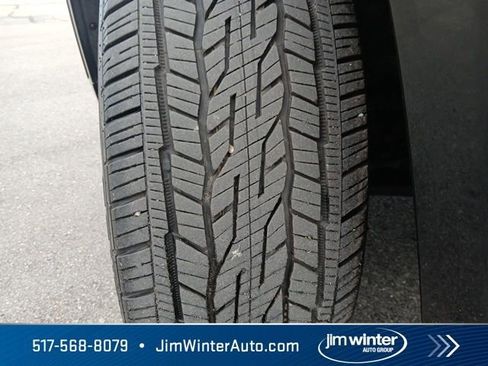 Used 2025 Buick Enclave Avenir w/ LPO, Floor Liner Package AWD/4WD image 4