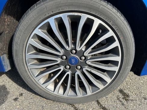 Used 2017 Ford Fusion SE image 12