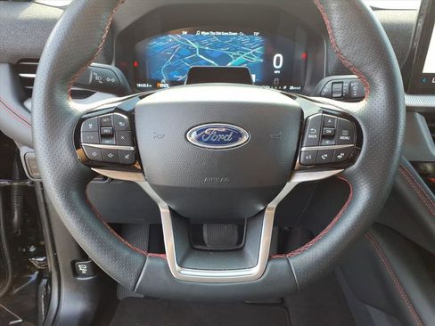 Used 2025 Ford Explorer ST-Line image 12