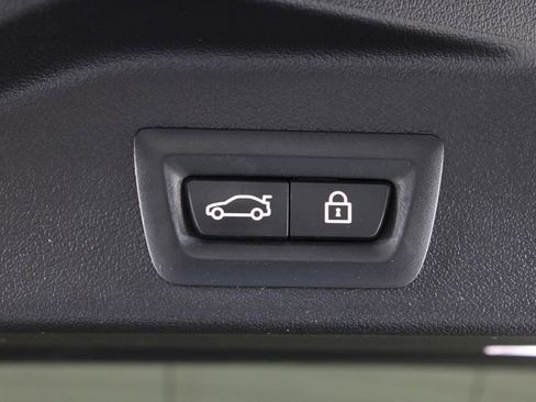 Used 2022 BMW X5 xDrive45e w/ Premium Package image 16