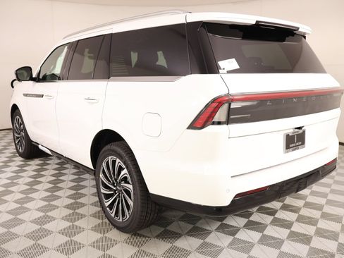 New 2026 Lincoln Navigator Black Label AWD/4WD image 25