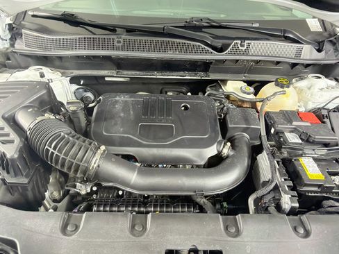 Used 2025 Chevrolet Blazer LT FWD image 32