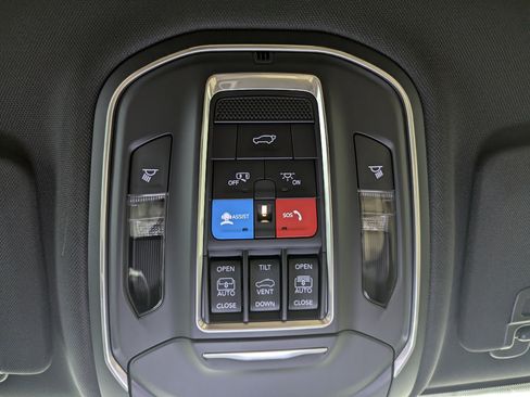 New 2025 Jeep Grand Cherokee Limited image 27