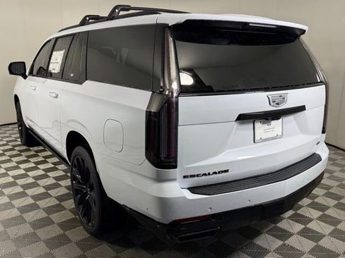 New 2026 Cadillac Escalade ESV Platinum Sport AWD/4WD image 4