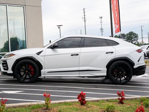 Used 2022 Lamborghini Urus AWD/4WD image 22