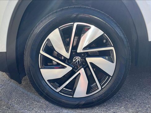 Certified 2024 Volkswagen Atlas SEL AWD/4WD image 8