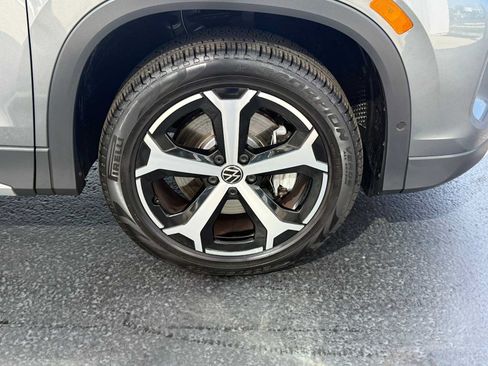 Certified 2026 Volkswagen Tiguan SE w/ Panoramic Sunroof Package AWD/4WD image 7