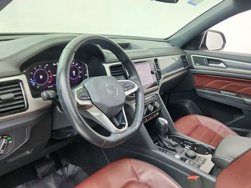 Used 2020 Volkswagen Atlas Cross Sport SEL Premium image 18