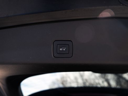 Used 2023 Chevrolet TrailBlazer RS w/ Sun and Liftgate Package image 45