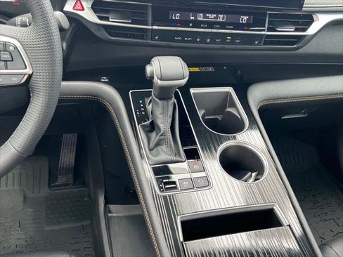 Certified 2025 Toyota Sienna XLE Woodland Edition AWD/4WD image 20
