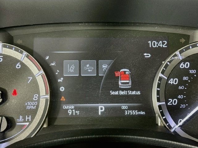 Used 2023 Toyota Highlander XLE FWD image 12