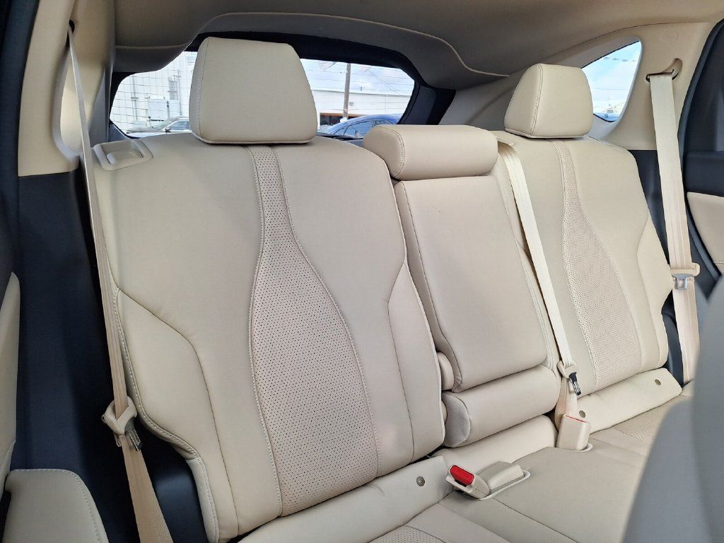 Used 2023 Acura RDX w/ Technology Package FWD image 31