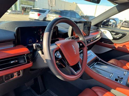 Certified 2025 Lincoln Aviator Reserve w/ Equipment Group 201A image 15