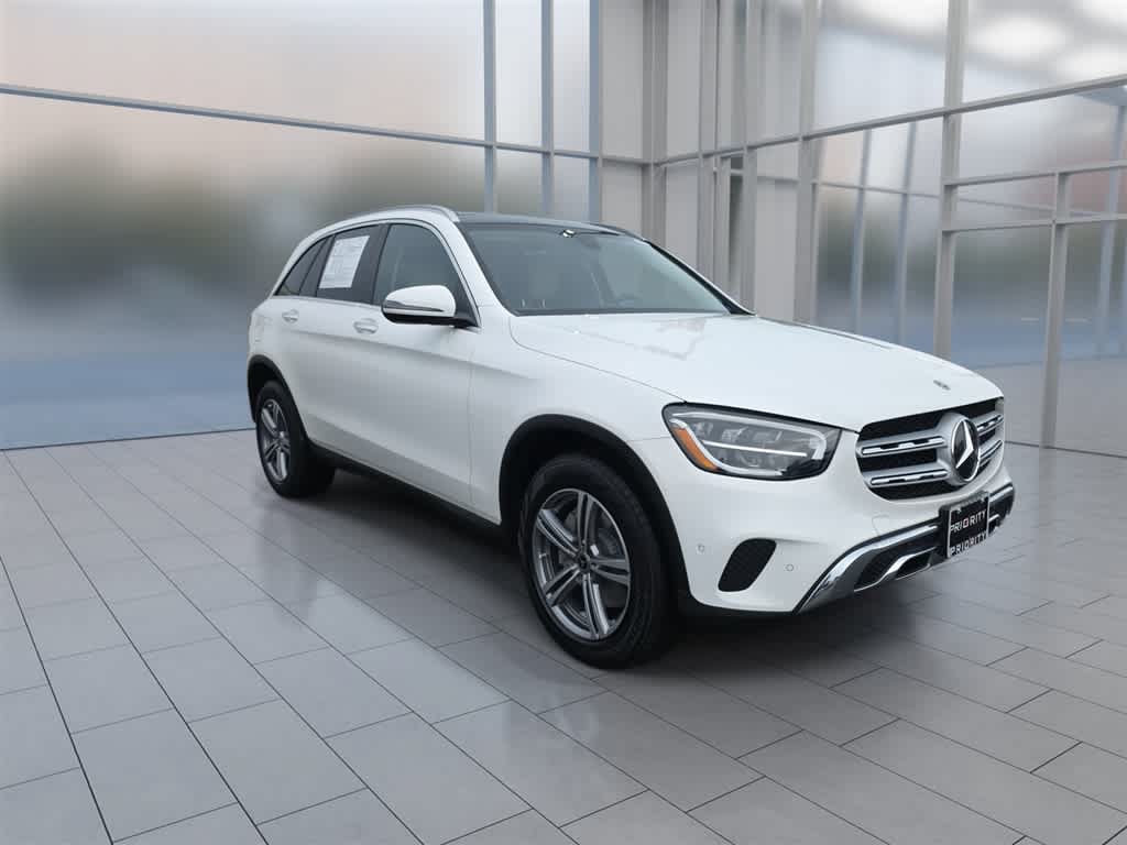 Used 2021 Mercedes-Benz GLC 300 4MATIC image 3