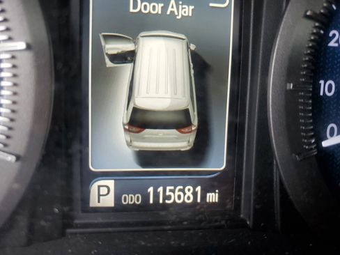 Used 2017 Toyota Sienna XLE Premium image 15