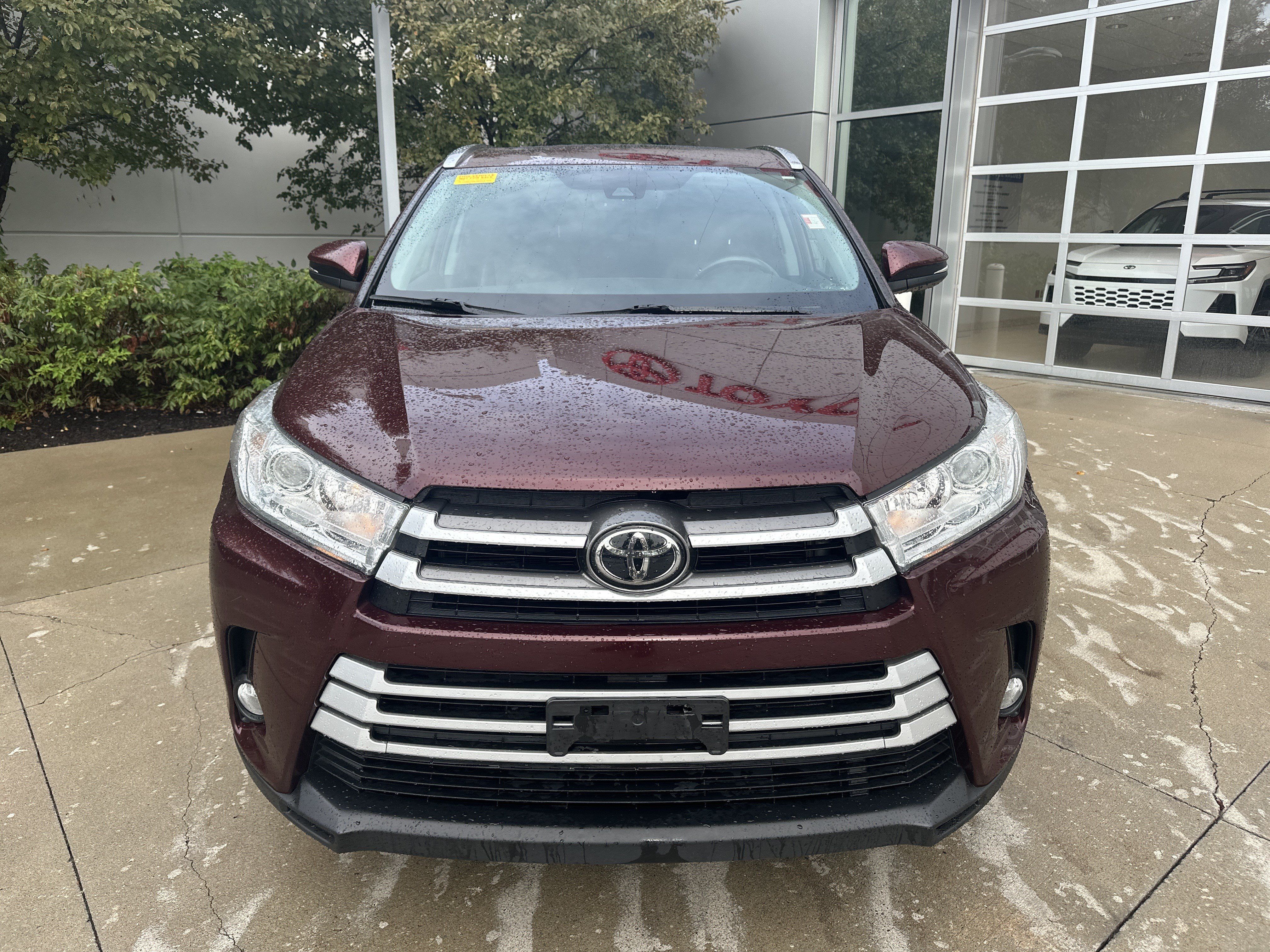 Used 2019 Toyota Highlander XLE AWD/4WD image 5