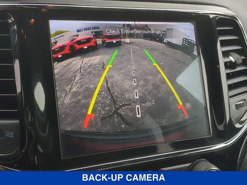 Used 2020 Jeep Grand Cherokee Altitude AWD/4WD image 15