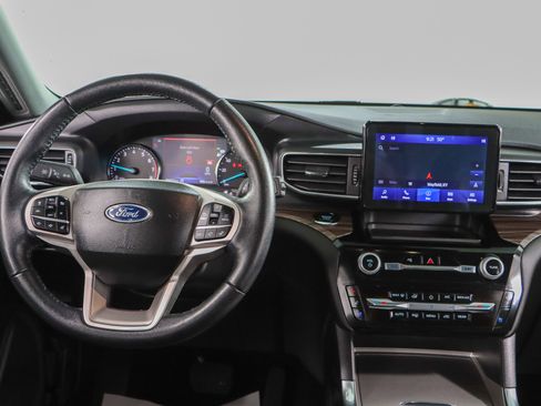 Used 2023 Ford Explorer Limited AWD/4WD image 17