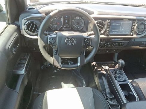 Certified 2023 Toyota Tacoma TRD Off-Road w/ Technology Package AWD/4WD image 11