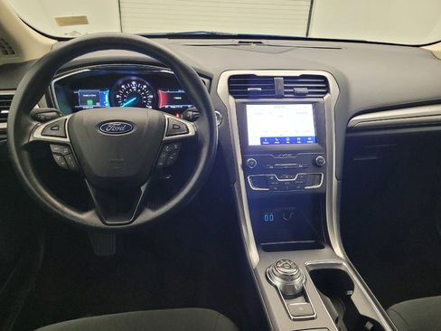 Used 2020 Ford Fusion SE FWD image 22