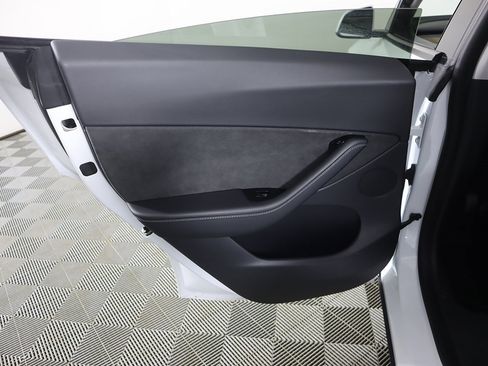 Used 2021 Tesla Model Y Long Range image 26