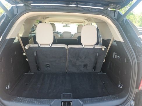 Used 2024 Ford Explorer XLT w/ Equipment Group 202A image 12