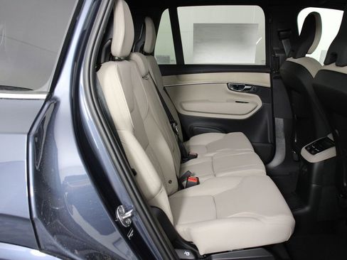 New 2026 Volvo XC90 T8 Plus w/ Protection Package Premier AWD/4WD image 11