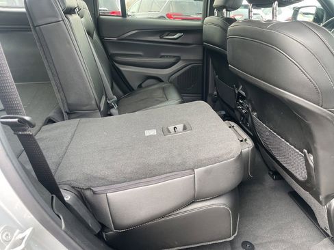 Used 2024 Jeep Grand Cherokee Altitude image 38