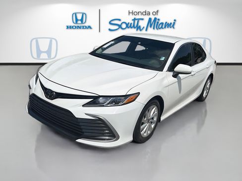 Used 2023 Toyota Camry LE FWD image 3