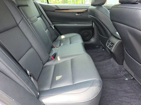 Used 2013 Lexus ES 350 w/ Luxury Pkg FWD image 13