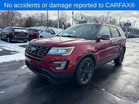 Used 2017 Ford Explorer XLT w/ XLT Technology Feature Bundle image 2