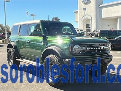 New 2025 Ford Bronco Outer Banks w/ Sasquatch Package